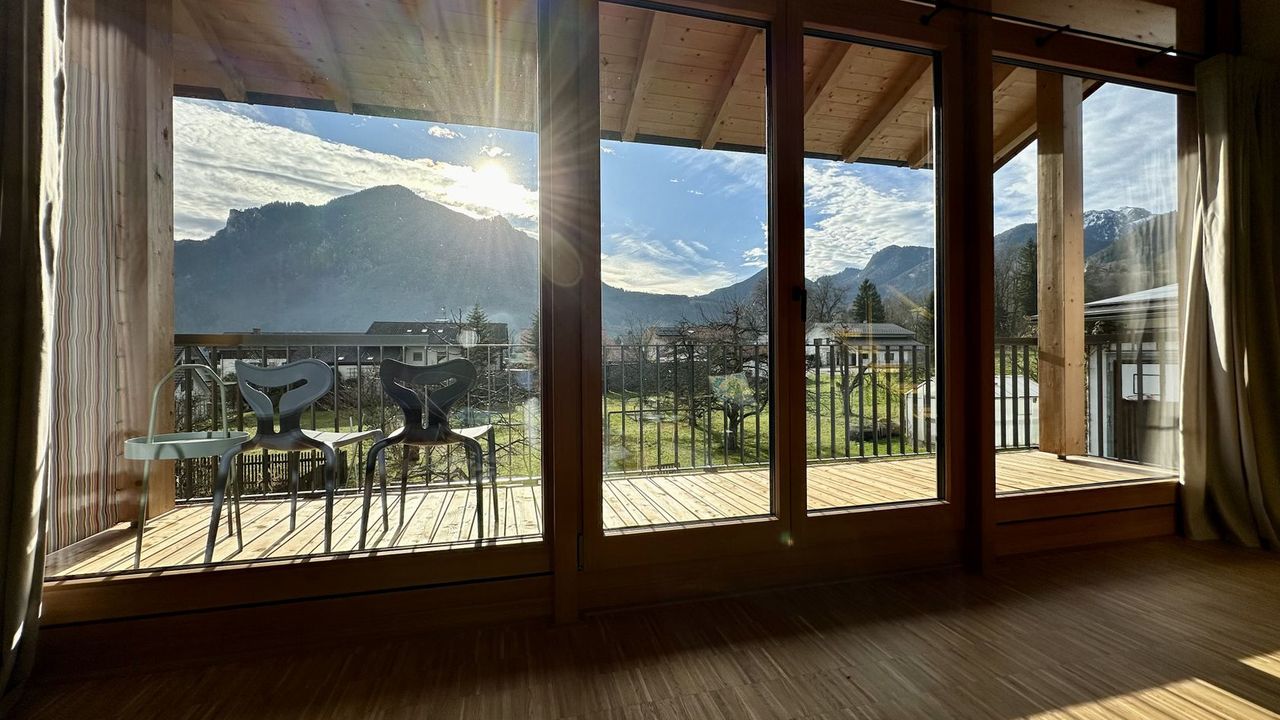 Ausblick von innen zum Balkon Ausblick von innen zum Balkon